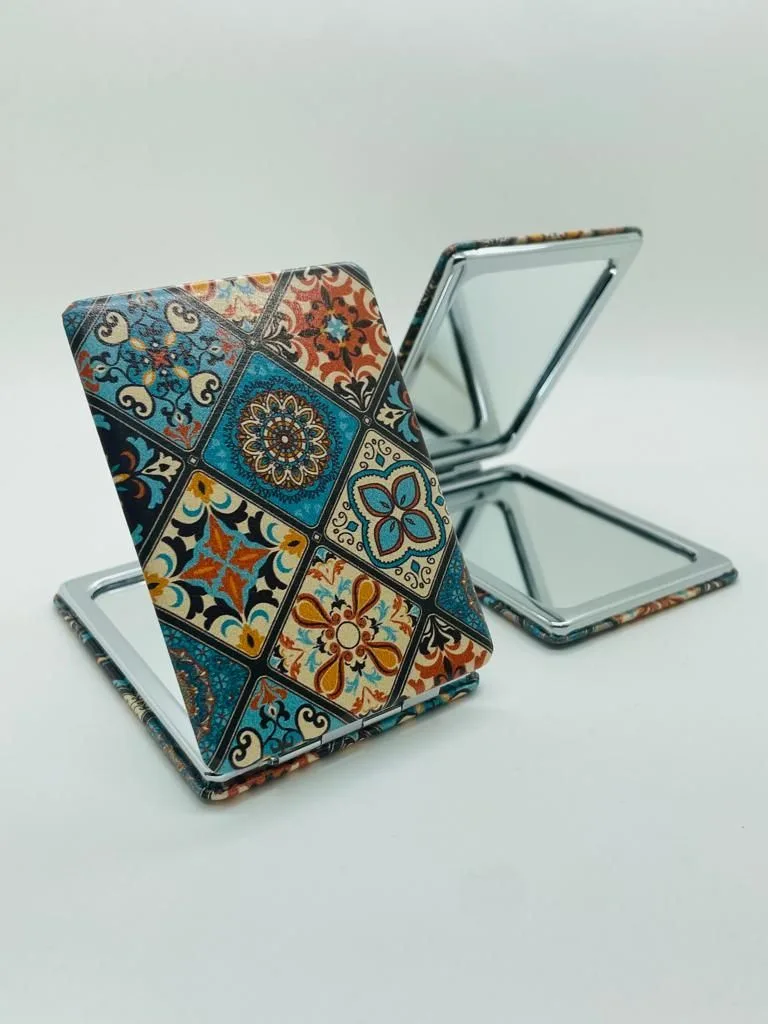 COSMETIC MIRROR, DIAM. 13 CM - Зеркало двухсторонее диам.13 см простое/увелич метал. подставка