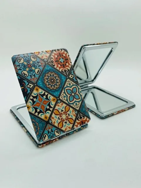 COSMETIC MIRROR, DIAM. 13 CM - Зеркало двухсторонее диам.13 см простое/увелич метал. подставка