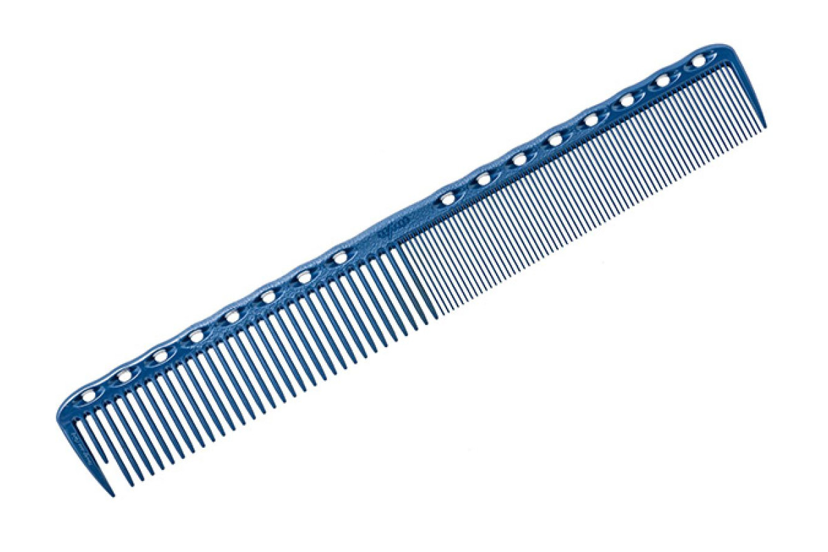 HALF MOON COMB SKY BLUE -Расческа для стрижки Полумесяц со средними зубчиками, голубая, длина 198 мм