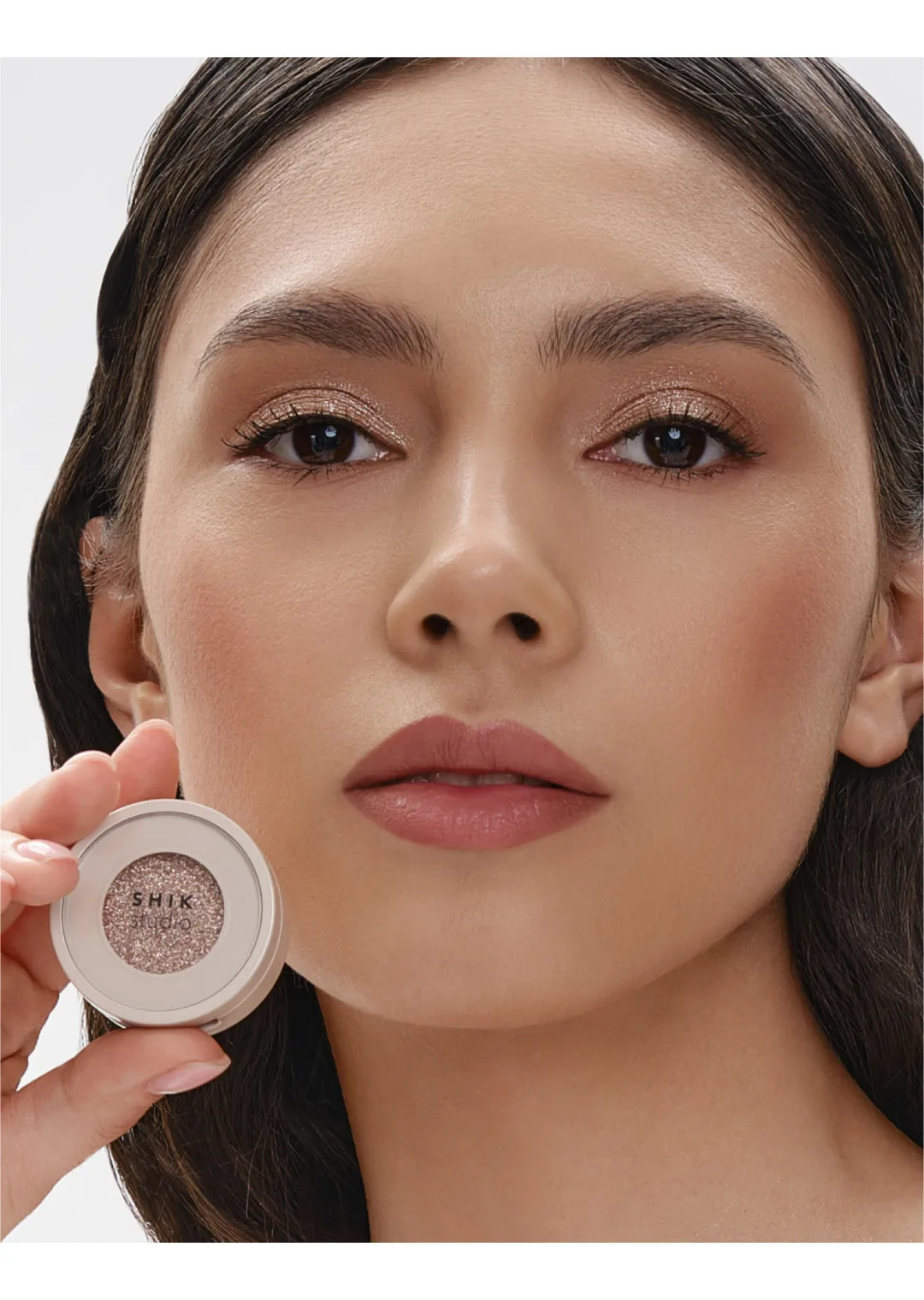 Тени-спарклы для век Shik - Shikstudio single eyeshadow с мерцающим «влажным» финишем для придания неотразимого 3D-сияния взгляду, цвет vega, 1,8 гр. (арт. 4631171545456)